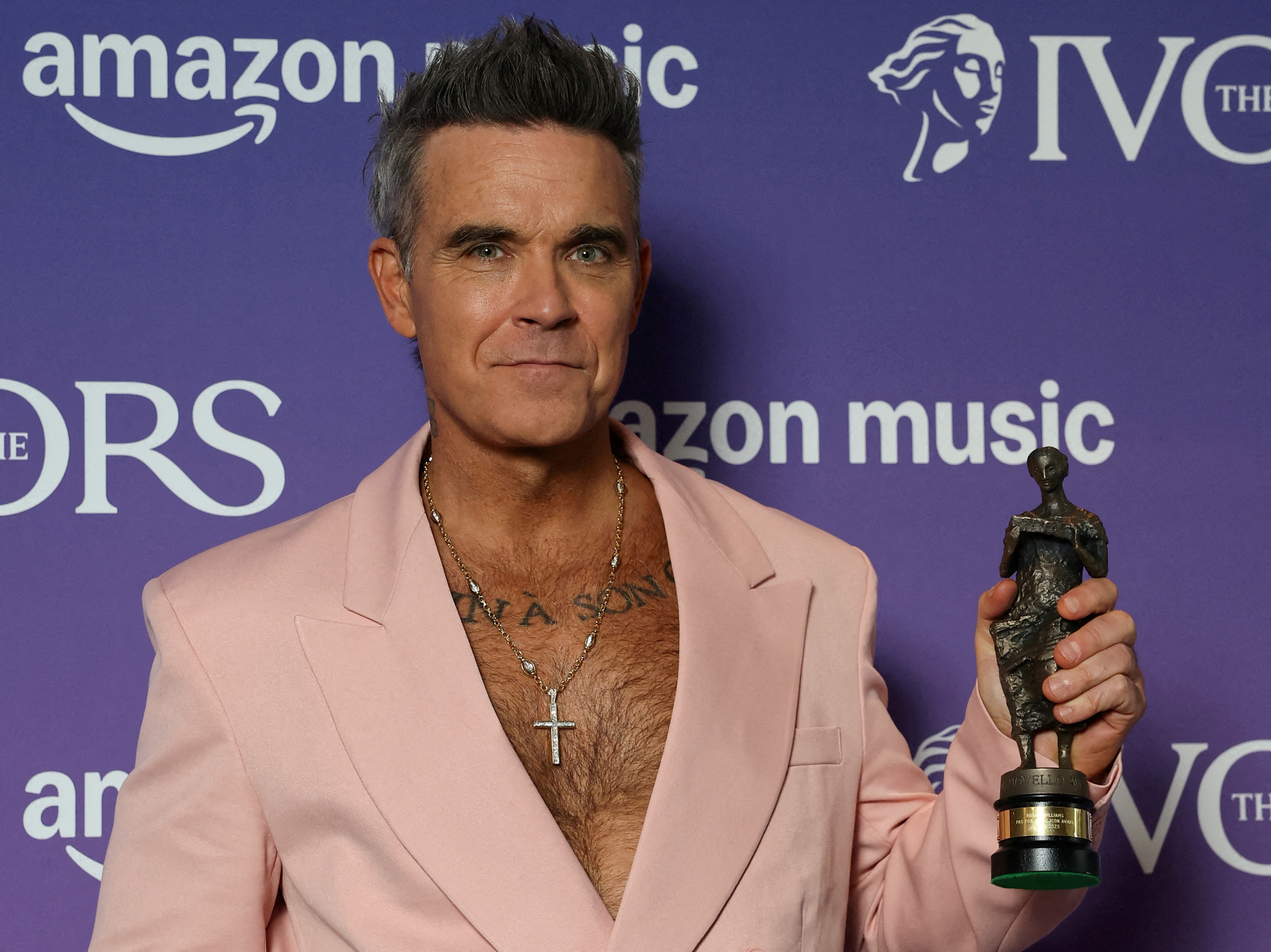 cover Robbie Williams Istanbul concert cancelled over safety concerns, singer says