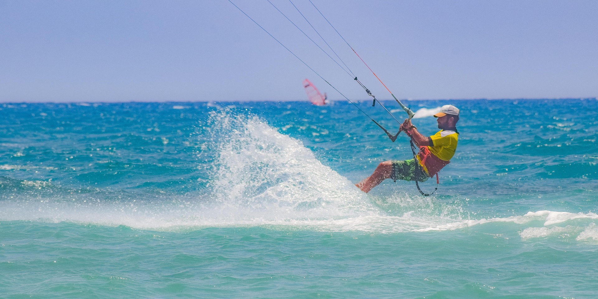 cover Missing kitesurfer rescued off Maroni coast