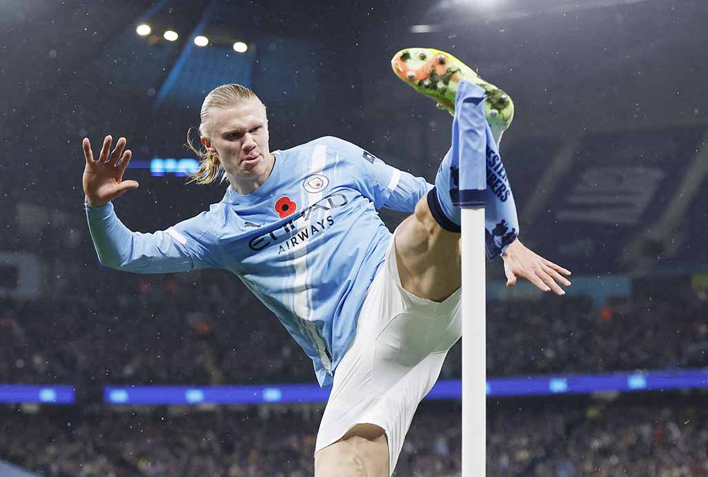 cover Man City ease to 3-0 win over Liverpool as Guardiola celebrates 1,000th game in style