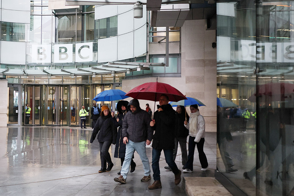 cover BBC &#8216;determined to fight&#8217; any Trump case, chair tells staff
