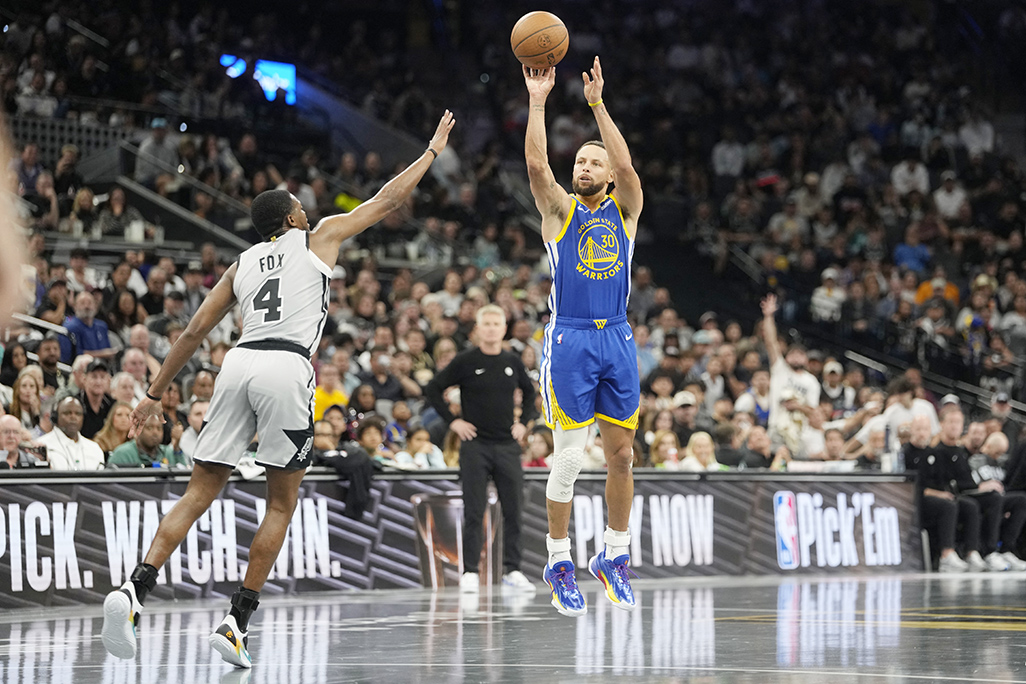 cover Curry matches Jordan record with back-to-back 40-point NBA games