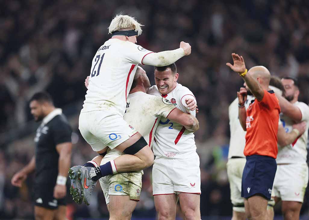 cover England complete famous win against the All Blacks