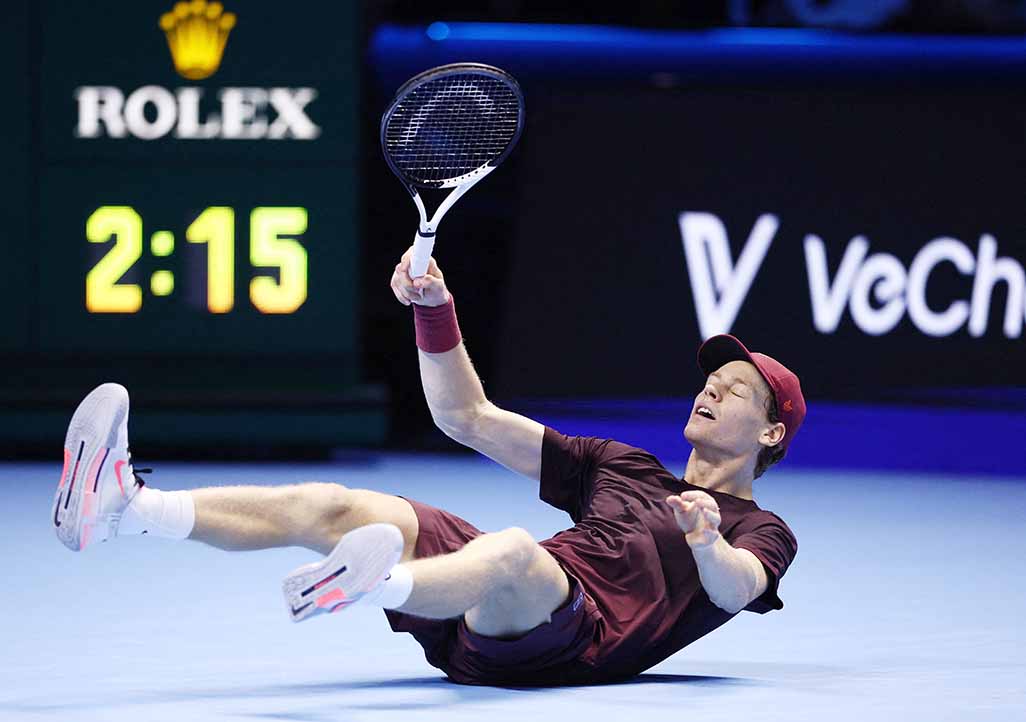 image Sinner beats Alcaraz to win title at ATP Finals