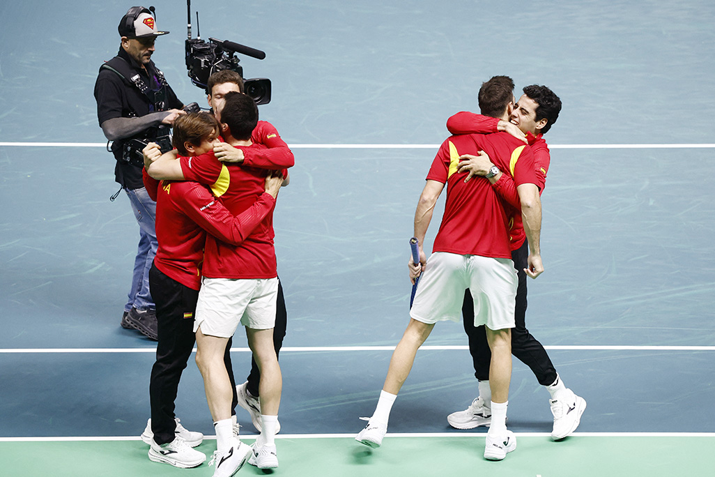 cover Spain, Germany stage Davis Cup comeback wins to set up semi-final clash
