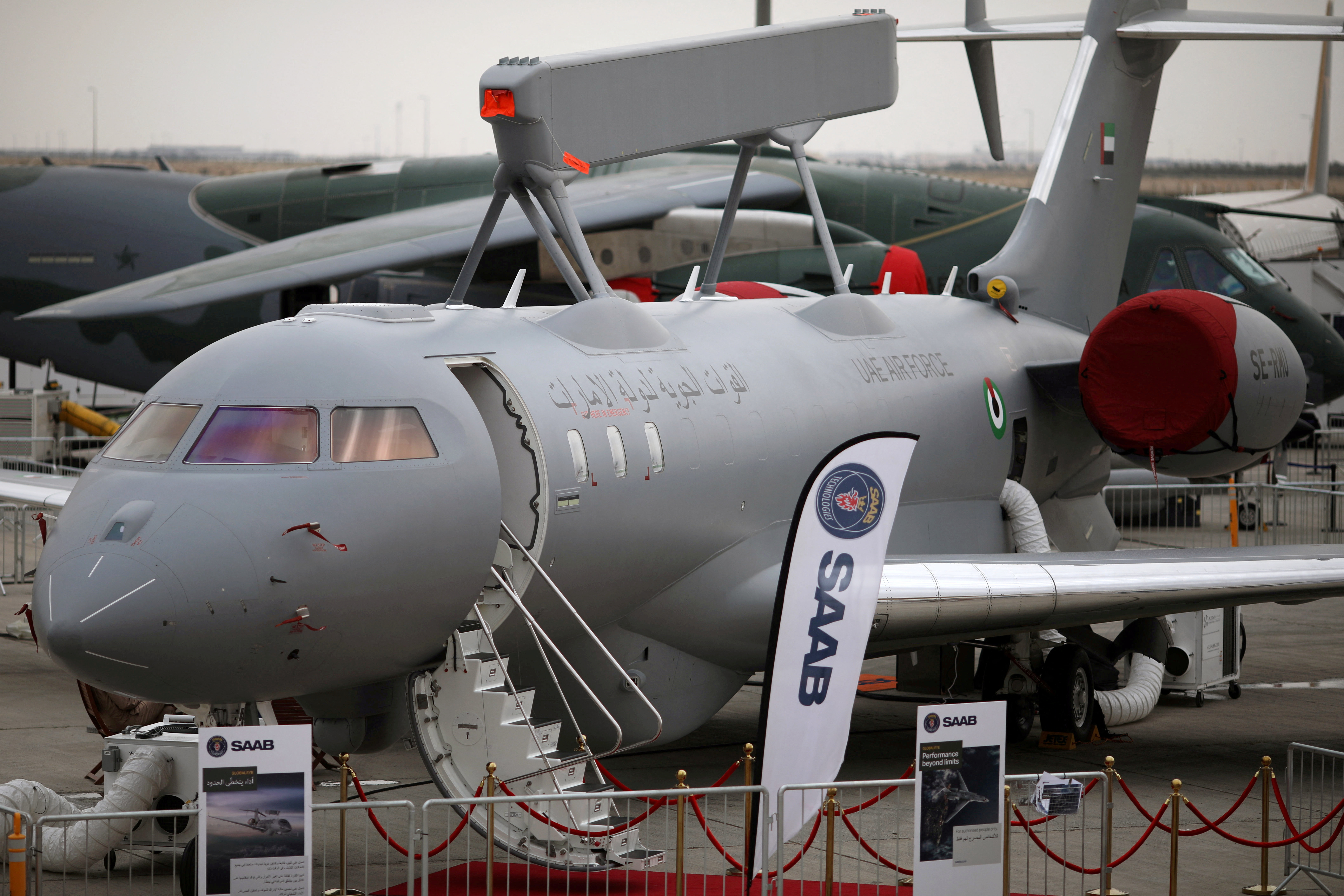 cover Indian plane crashes during a demonstration at the Dubai air show, AP reports (V)