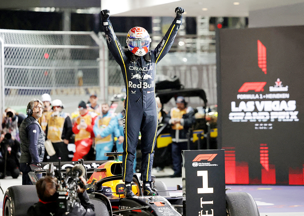 cover McLaren are right to let drivers race freely, says Verstappen