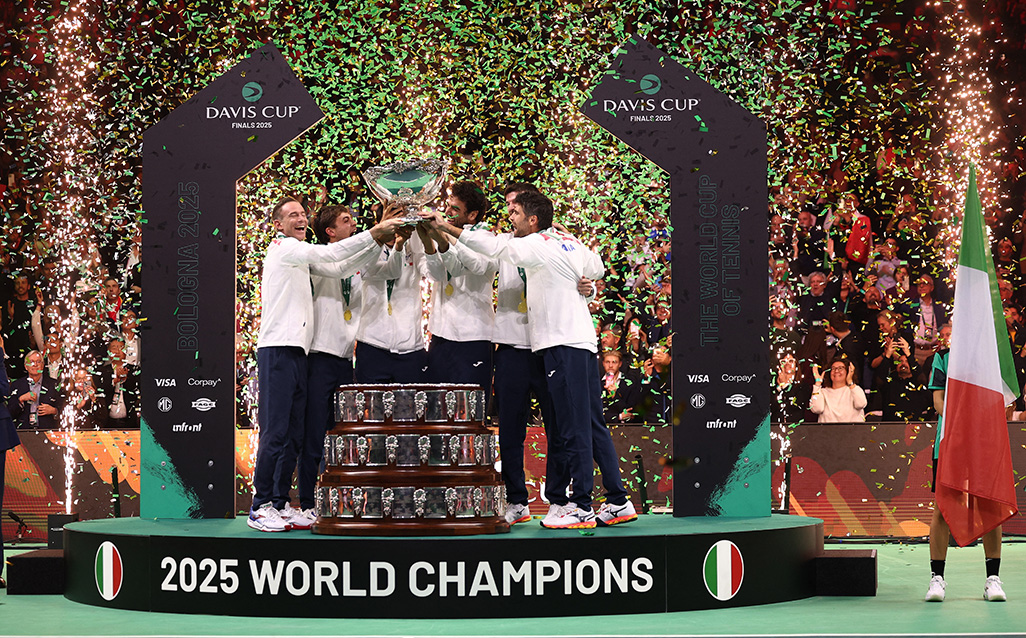cover Italy beat Spain for third straight Davis Cup title