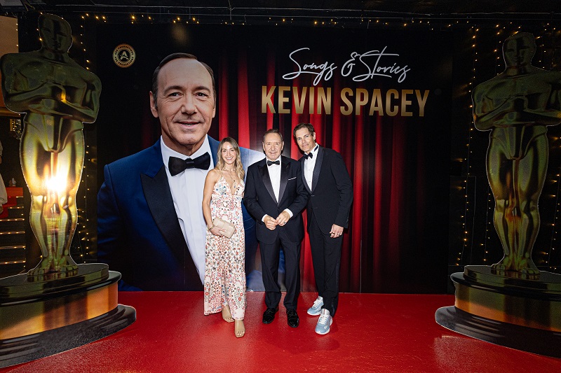 cover &#8216;Songs &amp; Stories&#8217;: Kevin Spacey premieres sold-out musical show in Cyprus