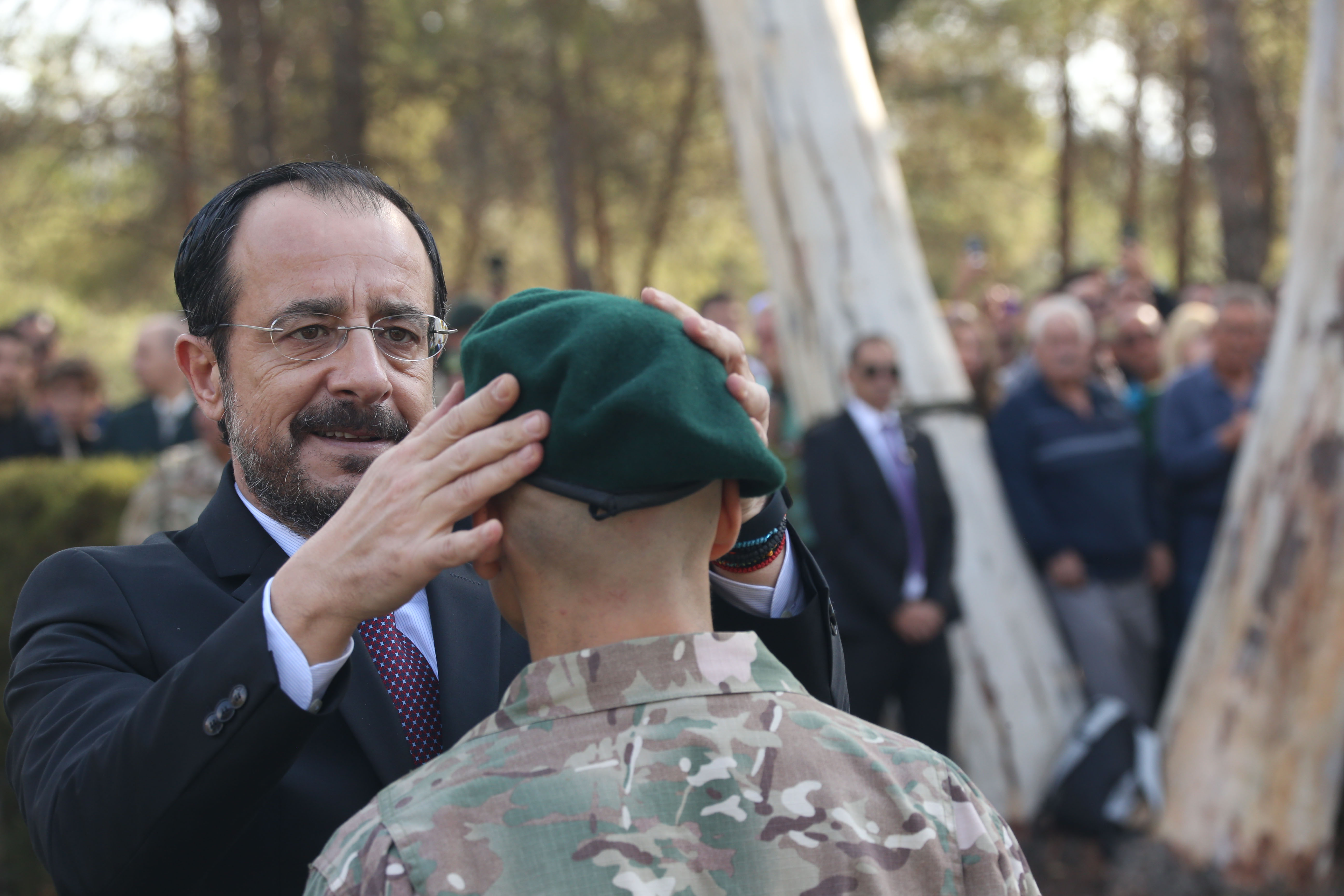 cover President awards green berets to new special forces