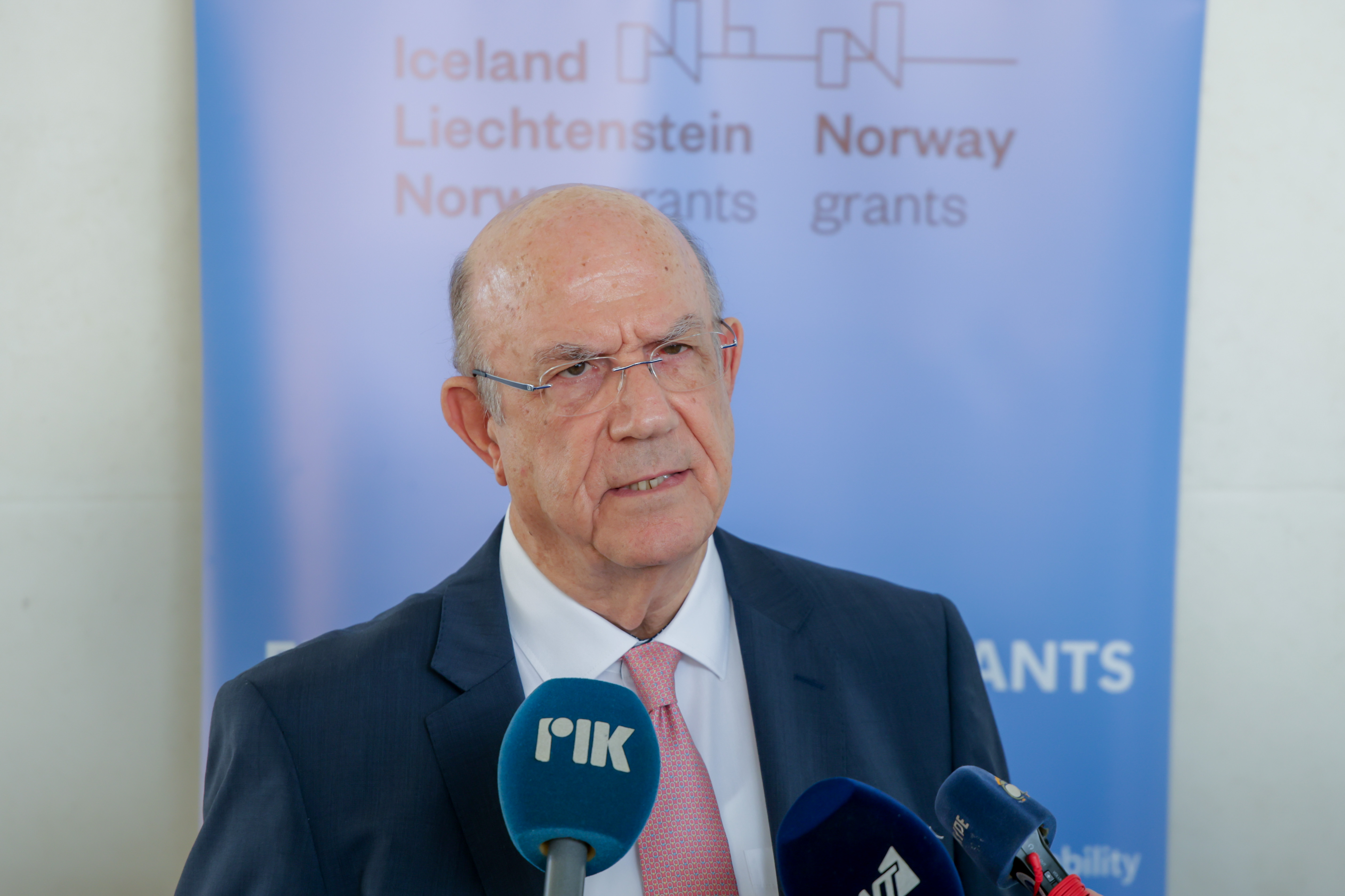 cover Finance minister confident tax reform will take effect in 2026