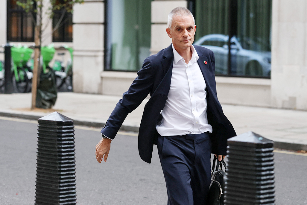 Britain’s outgoing BBC boss praises its journalism despite crisis