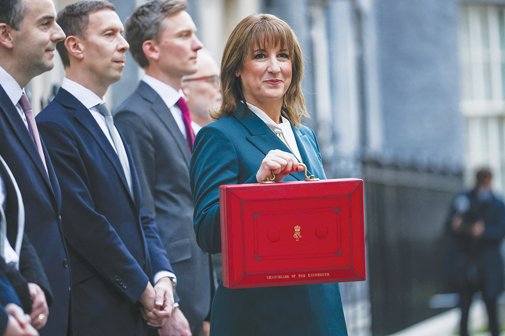 cover UK Chancellor extends income tax threshold freeze to 2030/31