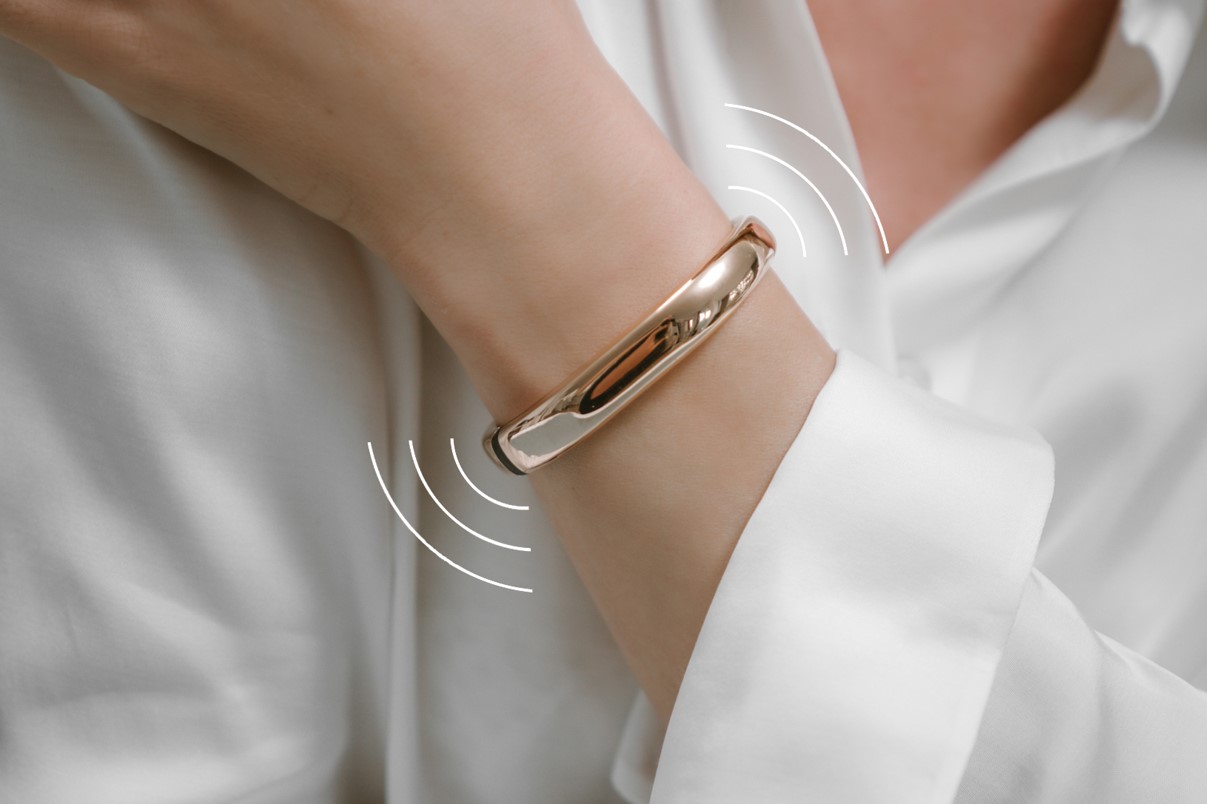 cover Kinisis Ventures invests €400k into EQQU smart bracelet maker