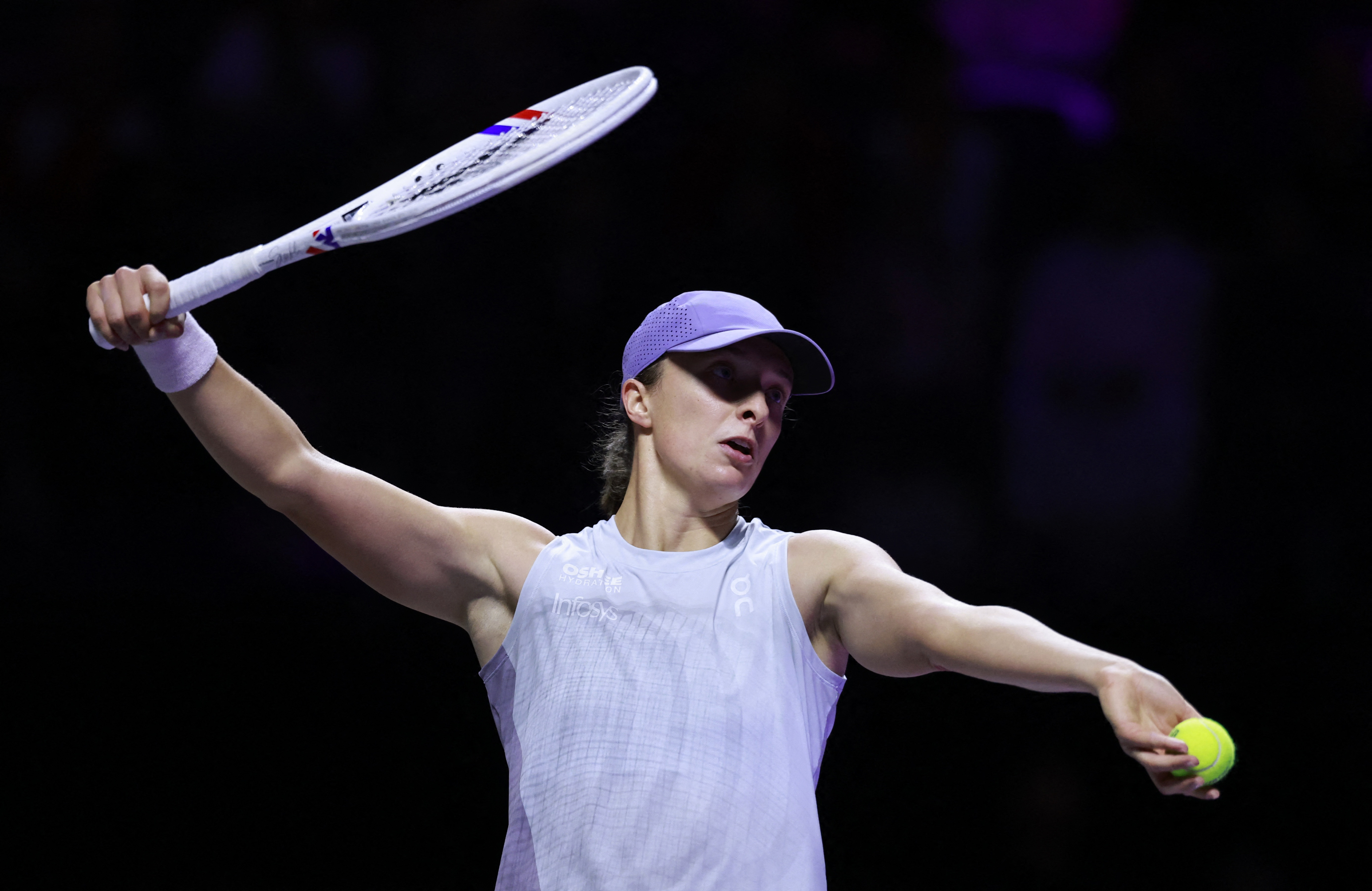 cover Swiatek swats aside Keys for winning start at WTA Finals