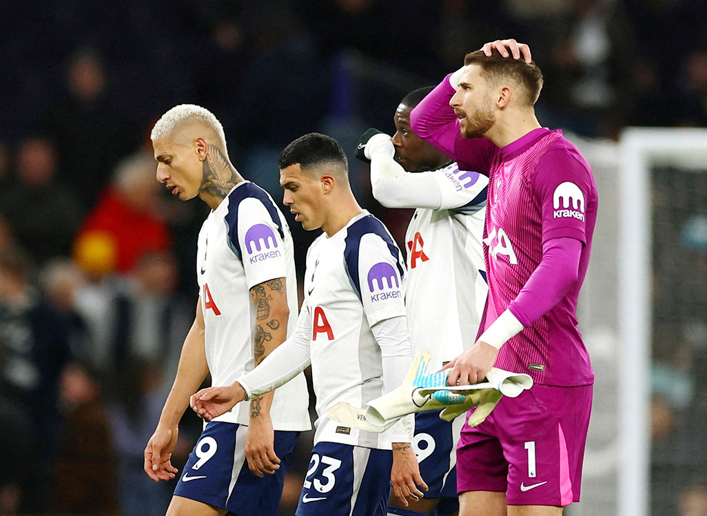 cover &#8216;We are nothing without fans,&#8217; Frank says after booing at Spurs