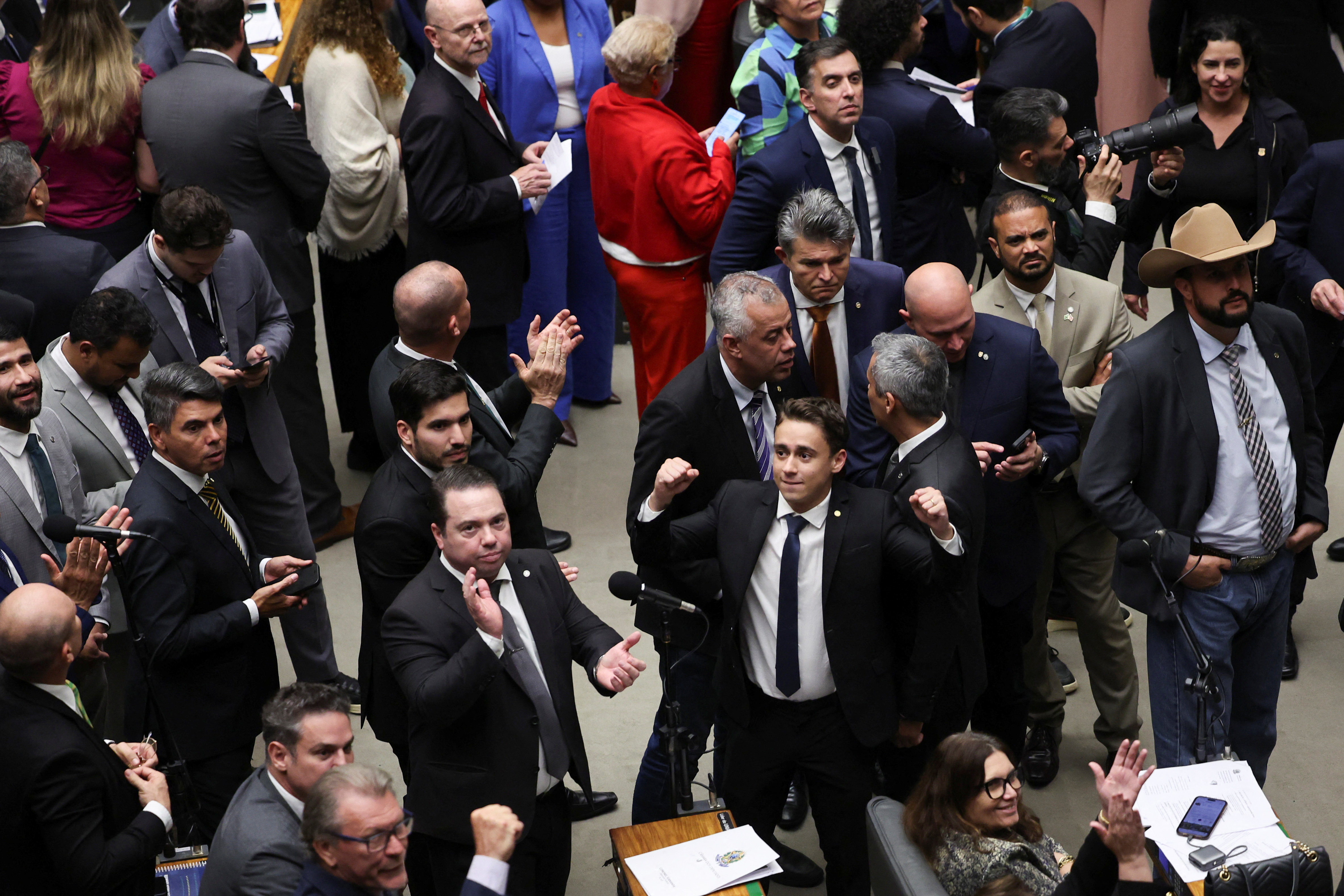 image Brazil lawmakers vote to cut Bolsonaro&#8217;s jail term after chaotic session