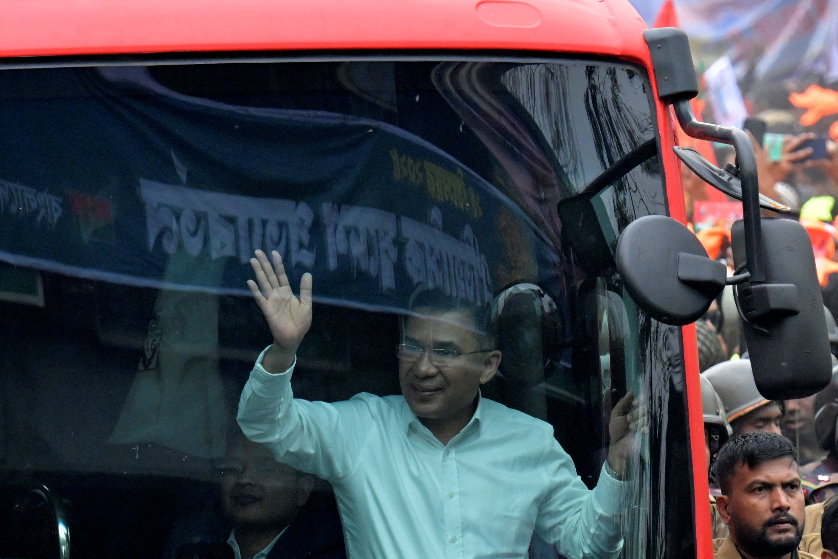 cover Bangladesh leader considered PM frontrunner returns from exile ahead of polls