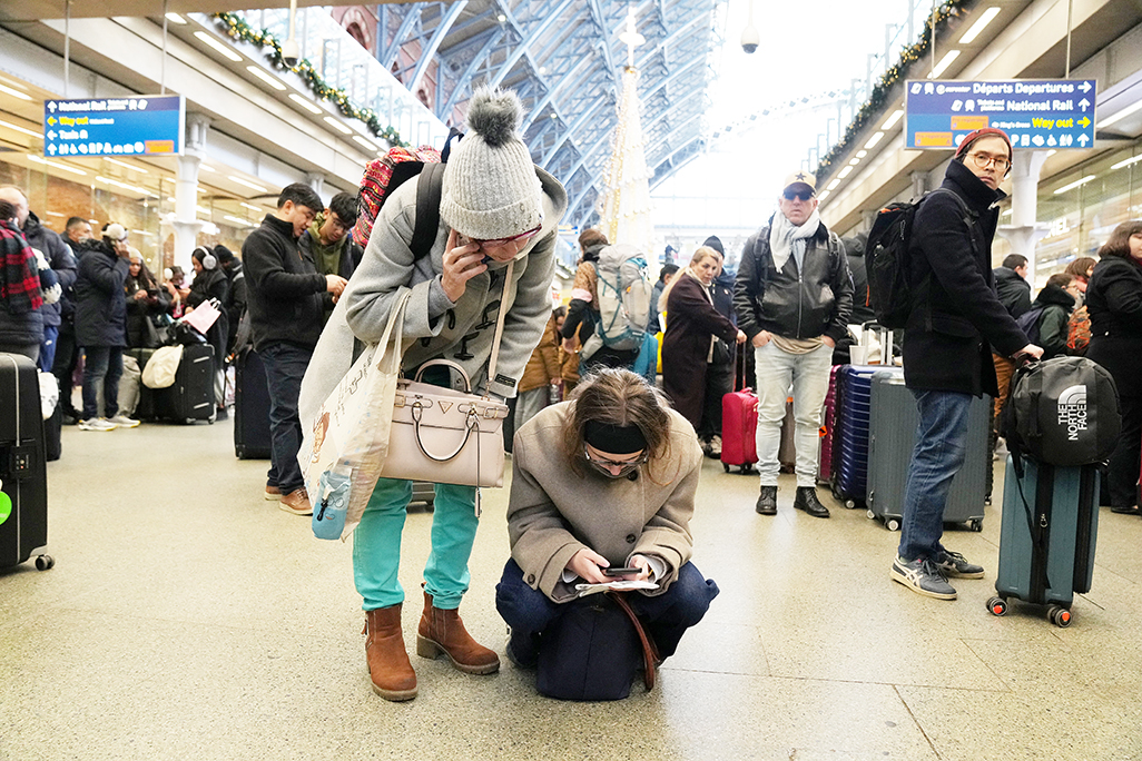 image Eurostar suspends Channel Tunnel services after power supply issue