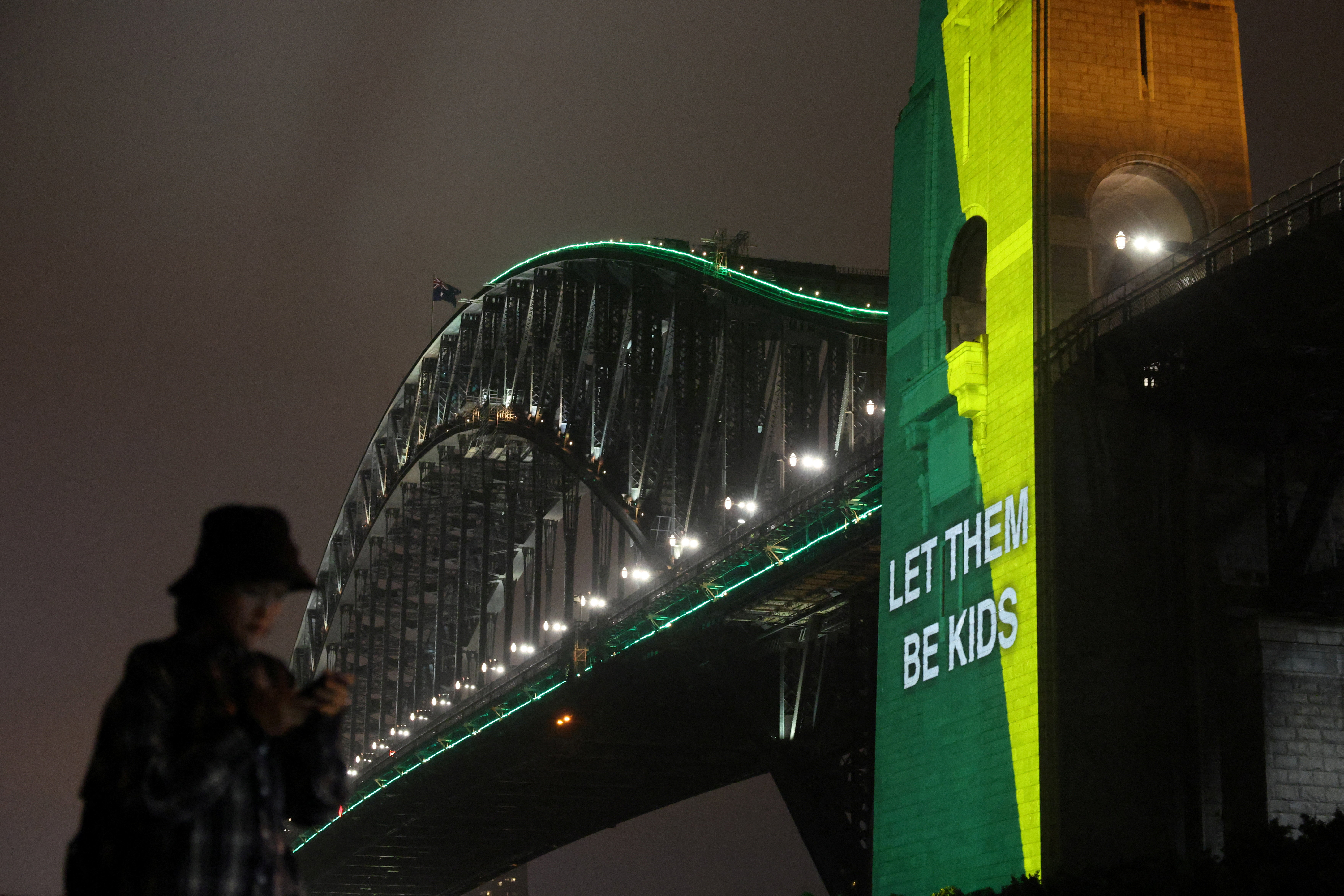 cover Australia begins enforcing world-first teen social media ban