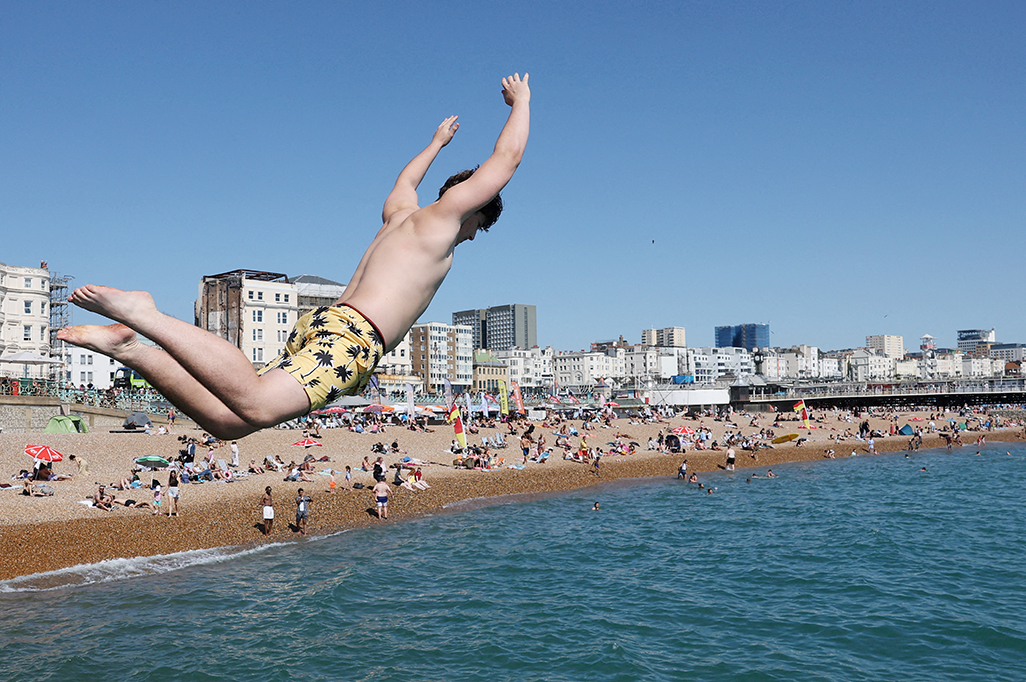 cover UK records hottest and sunniest year ever in 2025