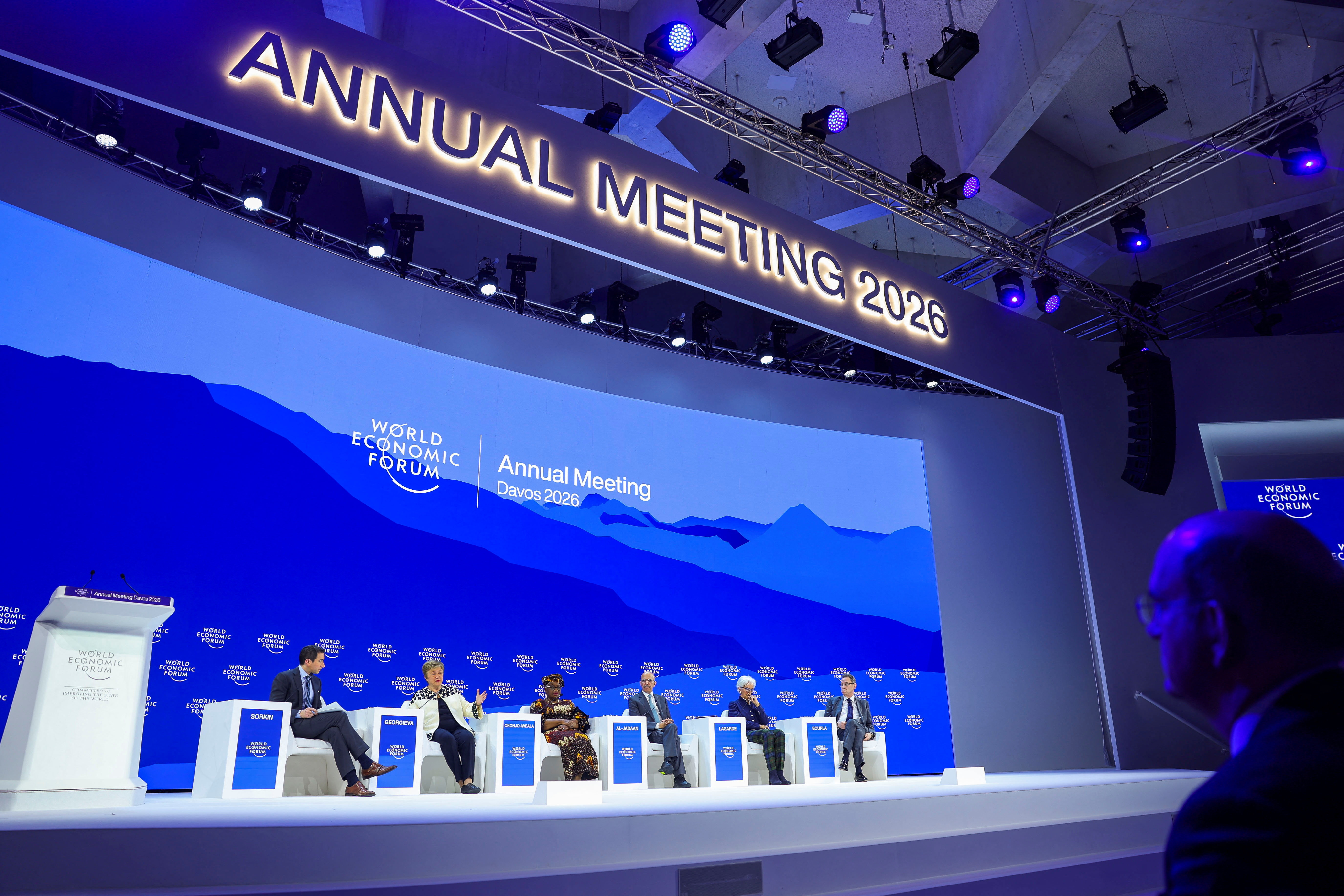 China keeps low profile in Davos in pursuit of Western investment