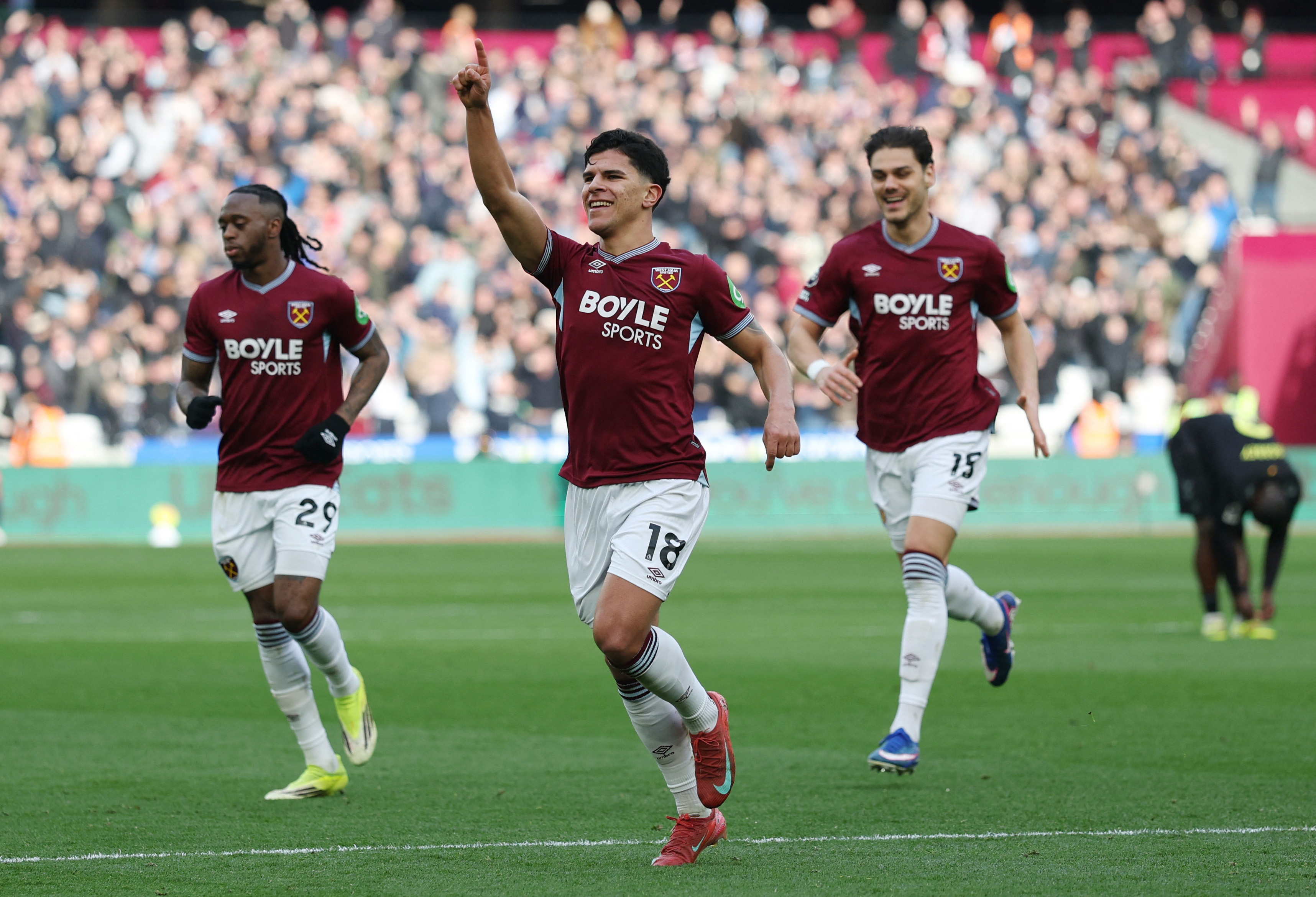 cover Bowen sets record as strugglers West Ham beat Sunderland 3-1