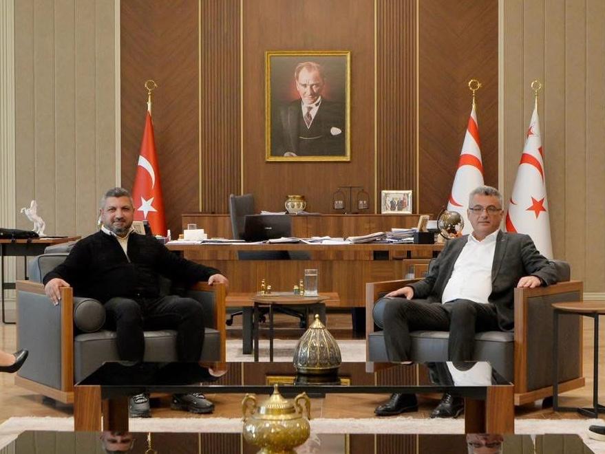 image Erhurman welcomes journalist Kismir to official residence