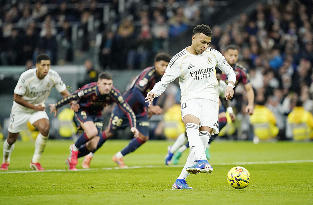 cover Real Madrid calm storm with win over Levante