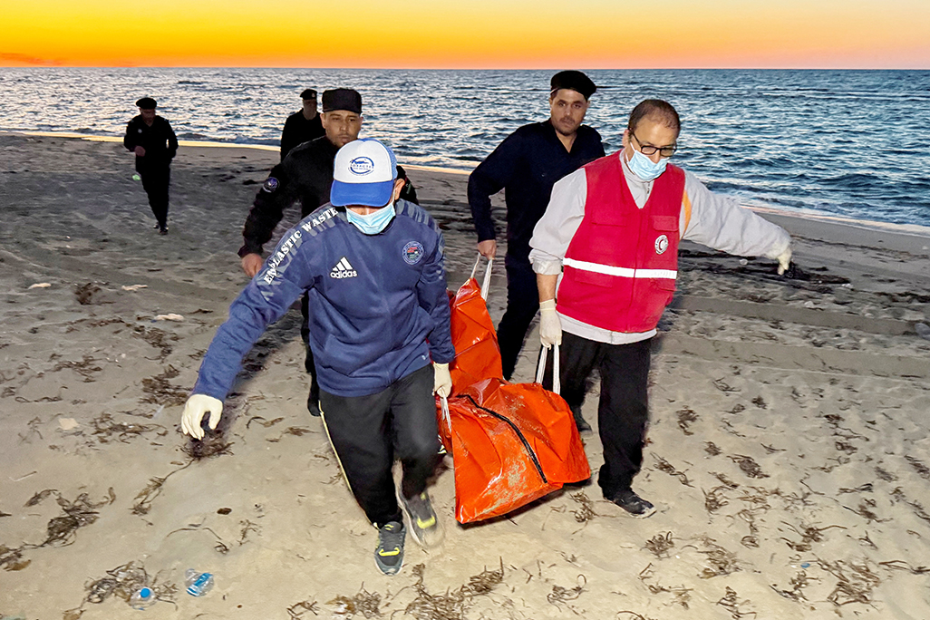 cover 53 migrants dead or missing after boat capsizes off Libya