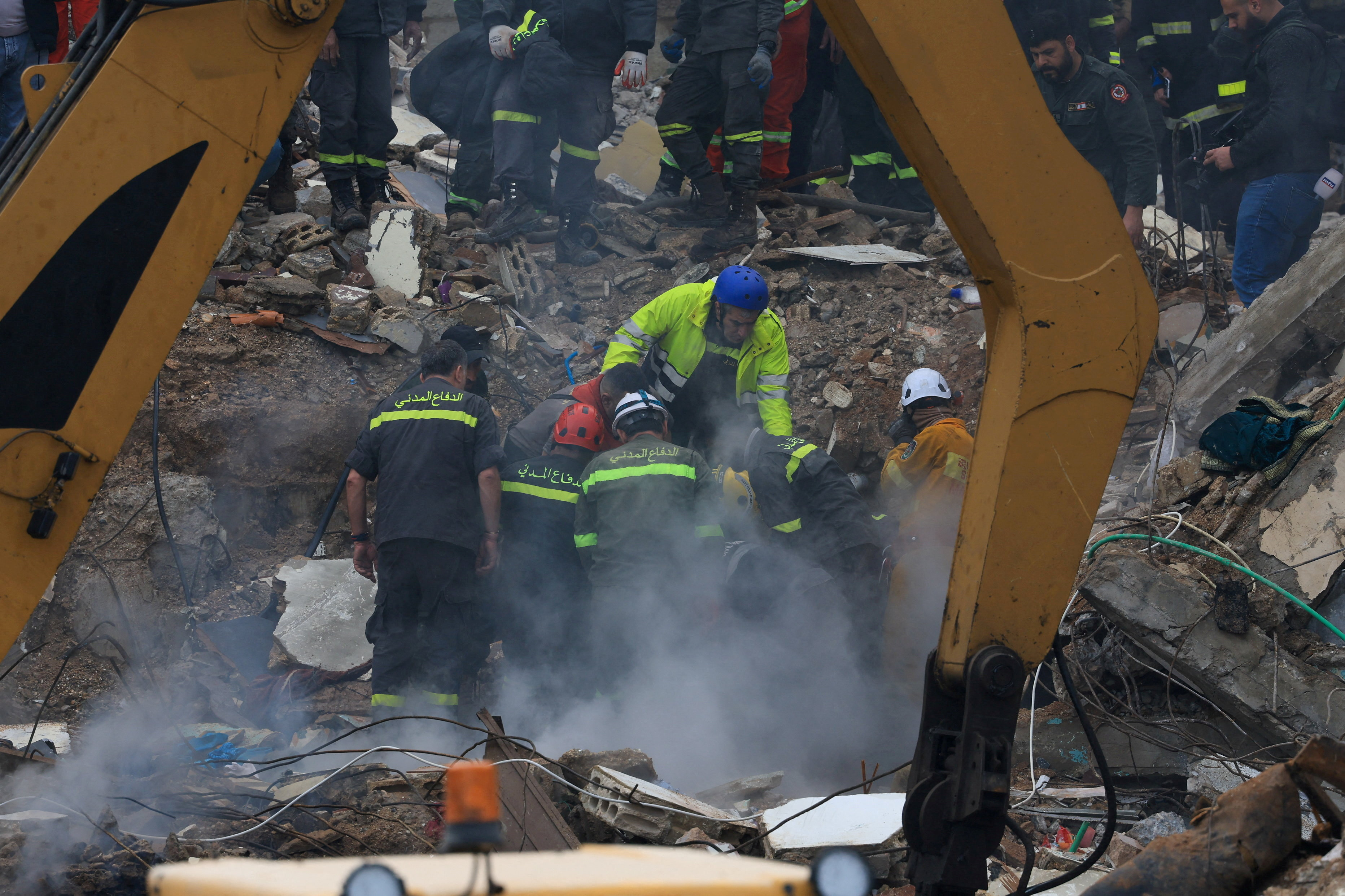 image Lebanon&#8217;s Tripoli building collapse kills 15