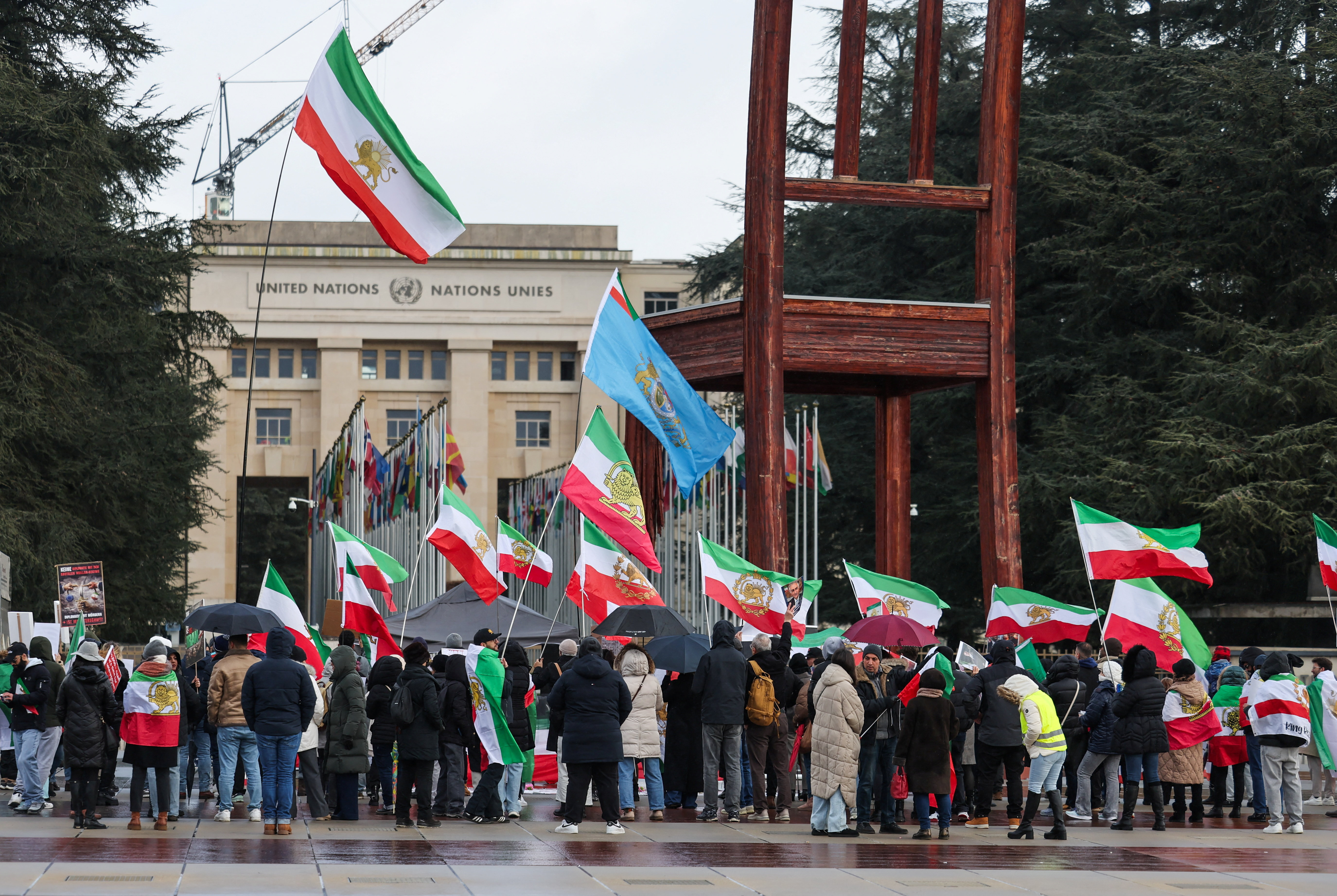 image US and Iran begin nuclear talks in Geneva as threat of war looms