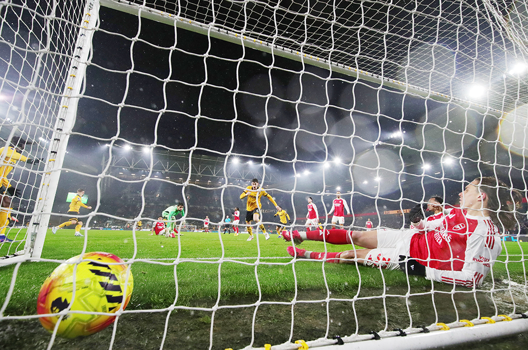 cover Sloppy Arsenal implode in 2-2 draw at bottom side Wolves