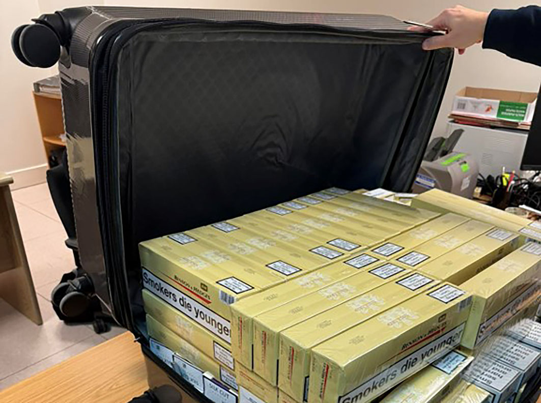 image Two British women remanded for smuggling cigarettes