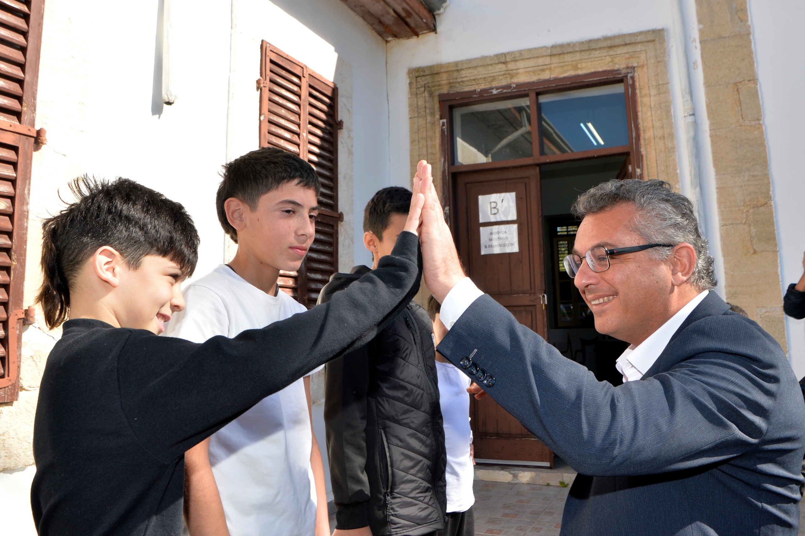 Erhurman visits Greek Cypriot school in Rizokarpaso