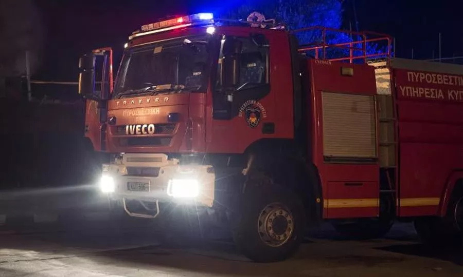 image Early-morning fire damages cars and apartment block in Nicosia
