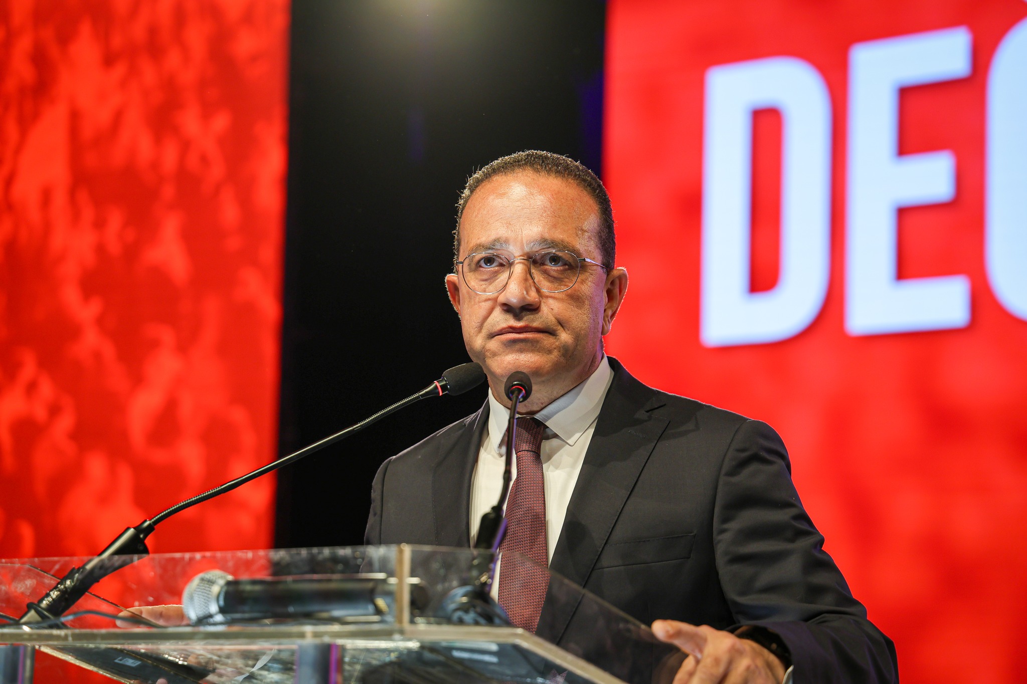 ‘Govt’ accused of treating north like ‘spoils of war’ over fibreoptic internet deal