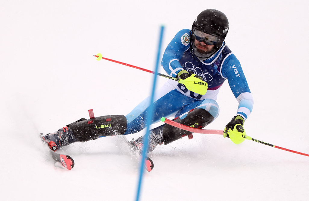 cover Kouyoumdjian survives treacherous conditions to finish 34th in slalom