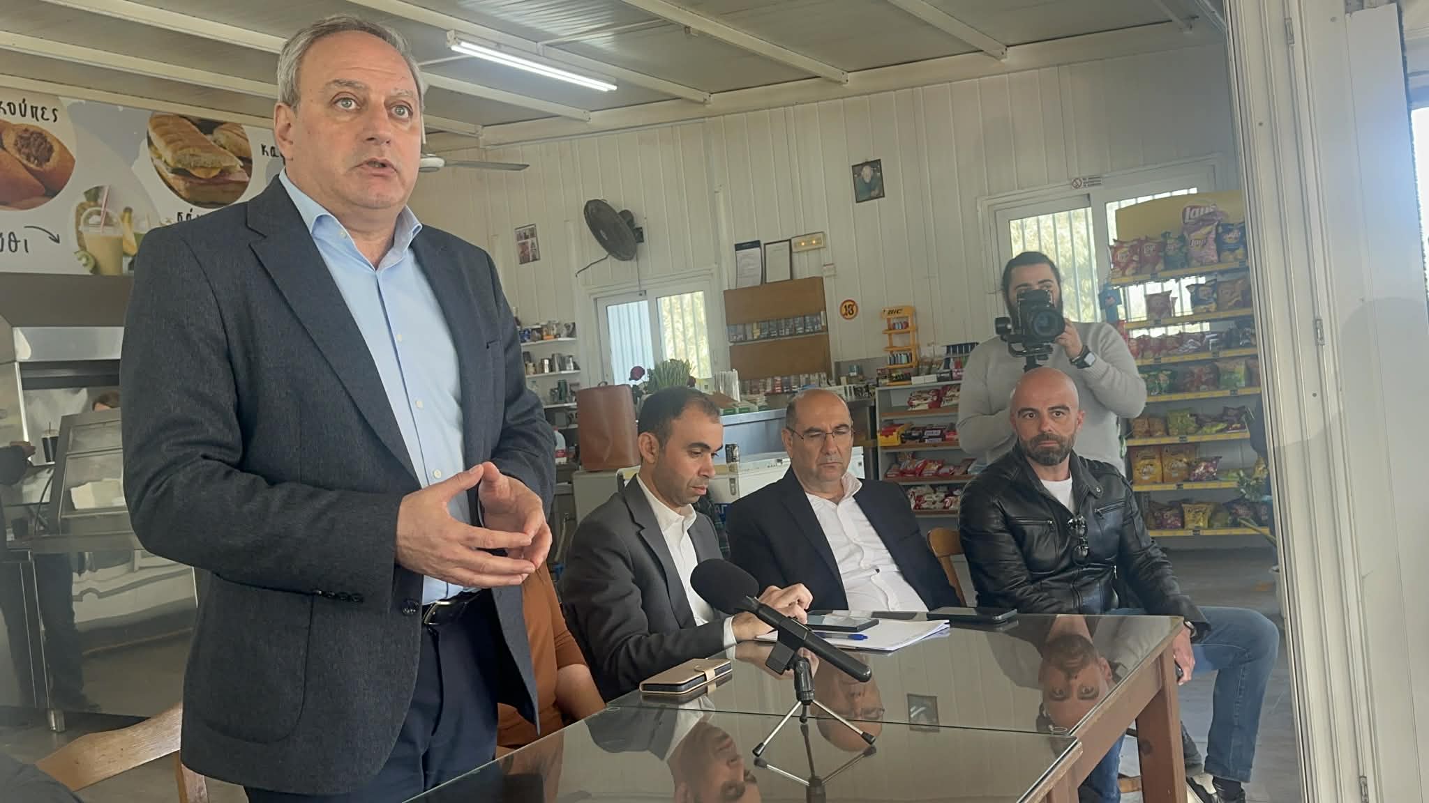 image Psychological support hotline for farmers affected by FMD