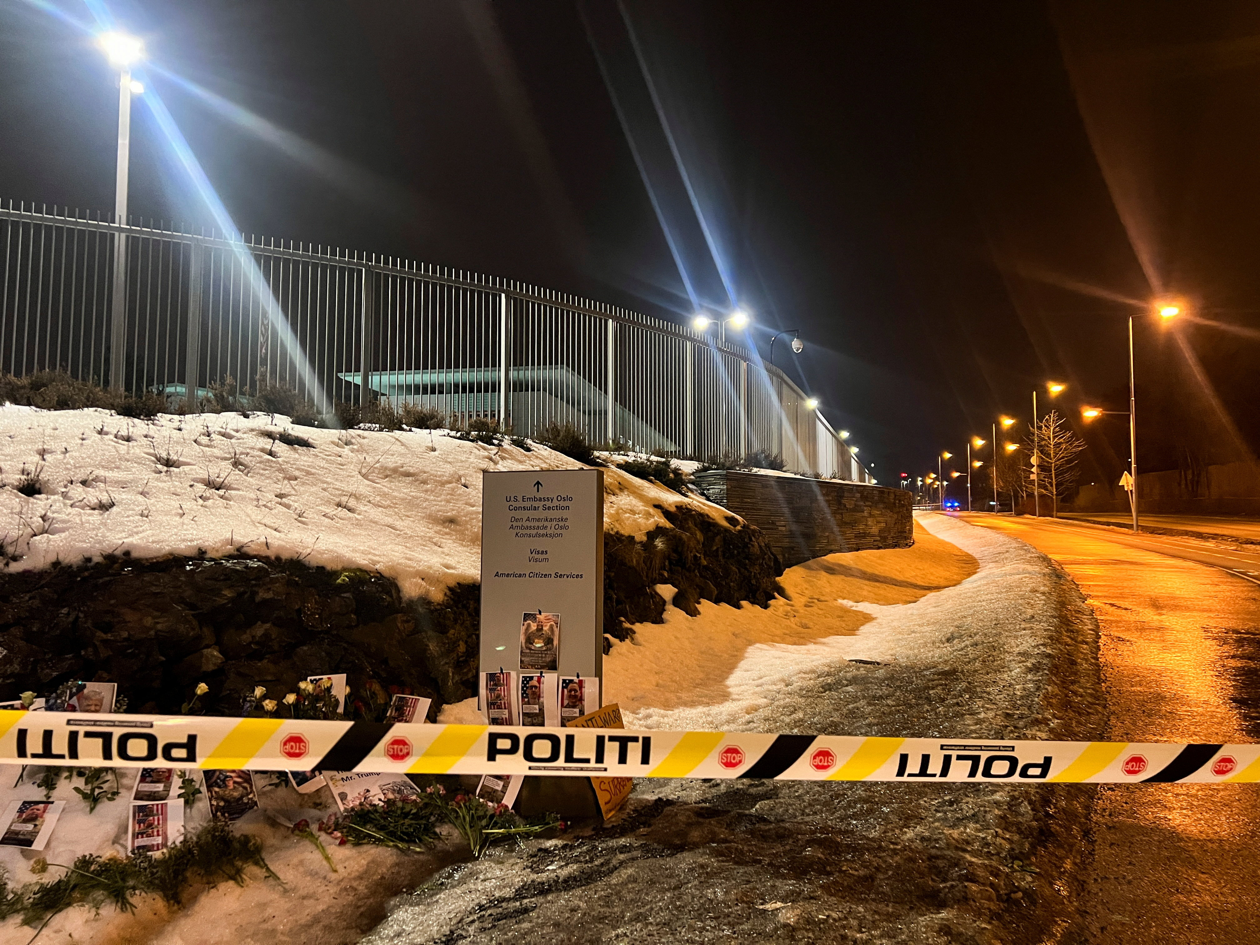 image Explosion hits US embassy in Oslo, causing minor damage, thick smoke