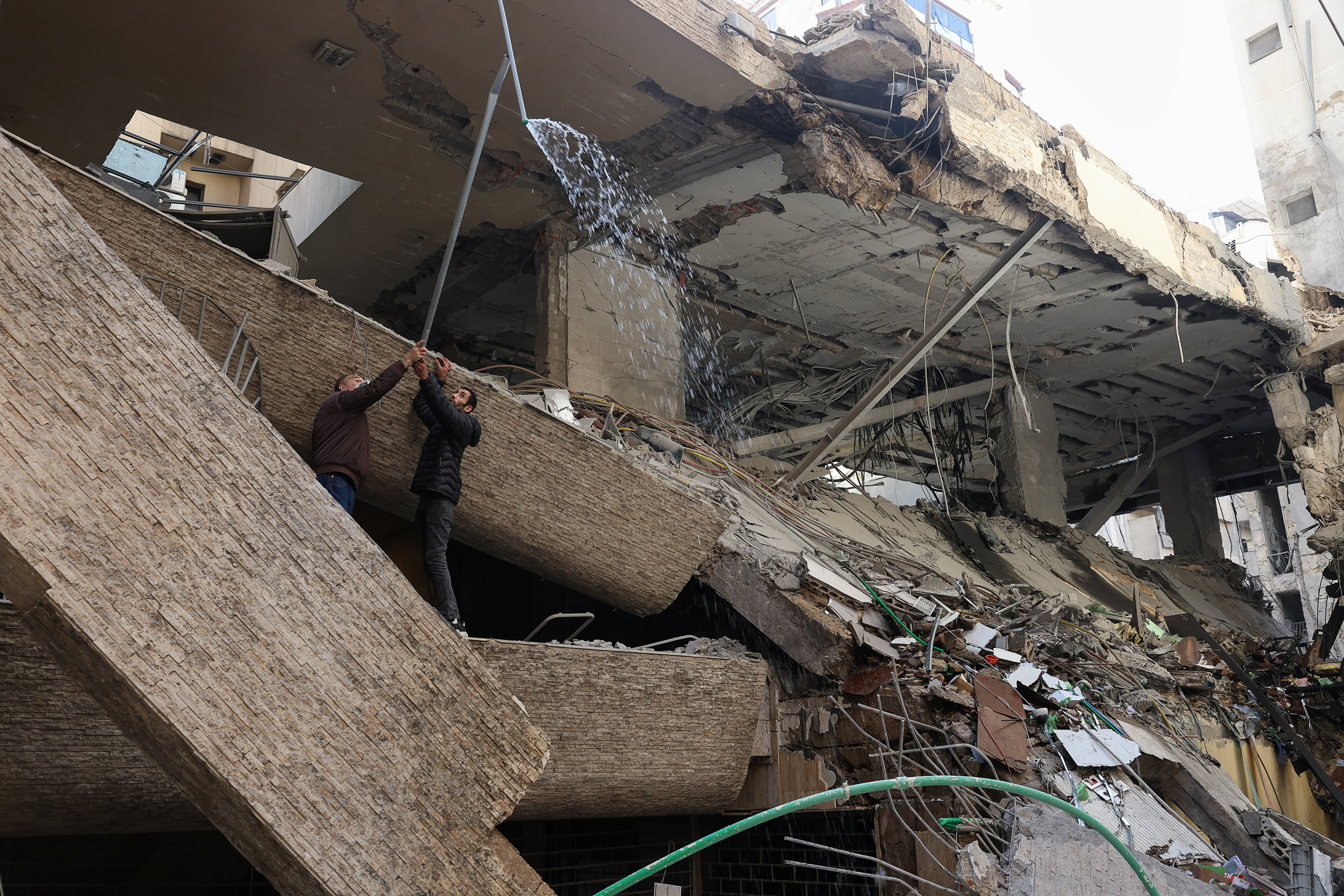 cover Lebanon&#8217;s offer for direct talks with Israel falls on deaf ears, sources say