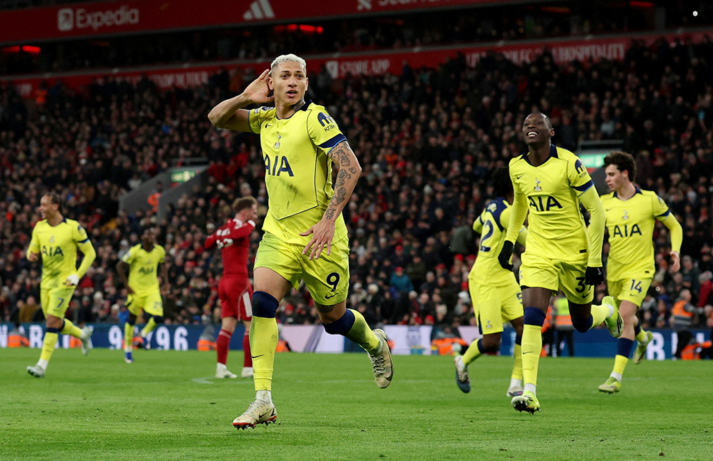 image Late Richarlison strike earns Spurs point at Liverpool, United beat Villa