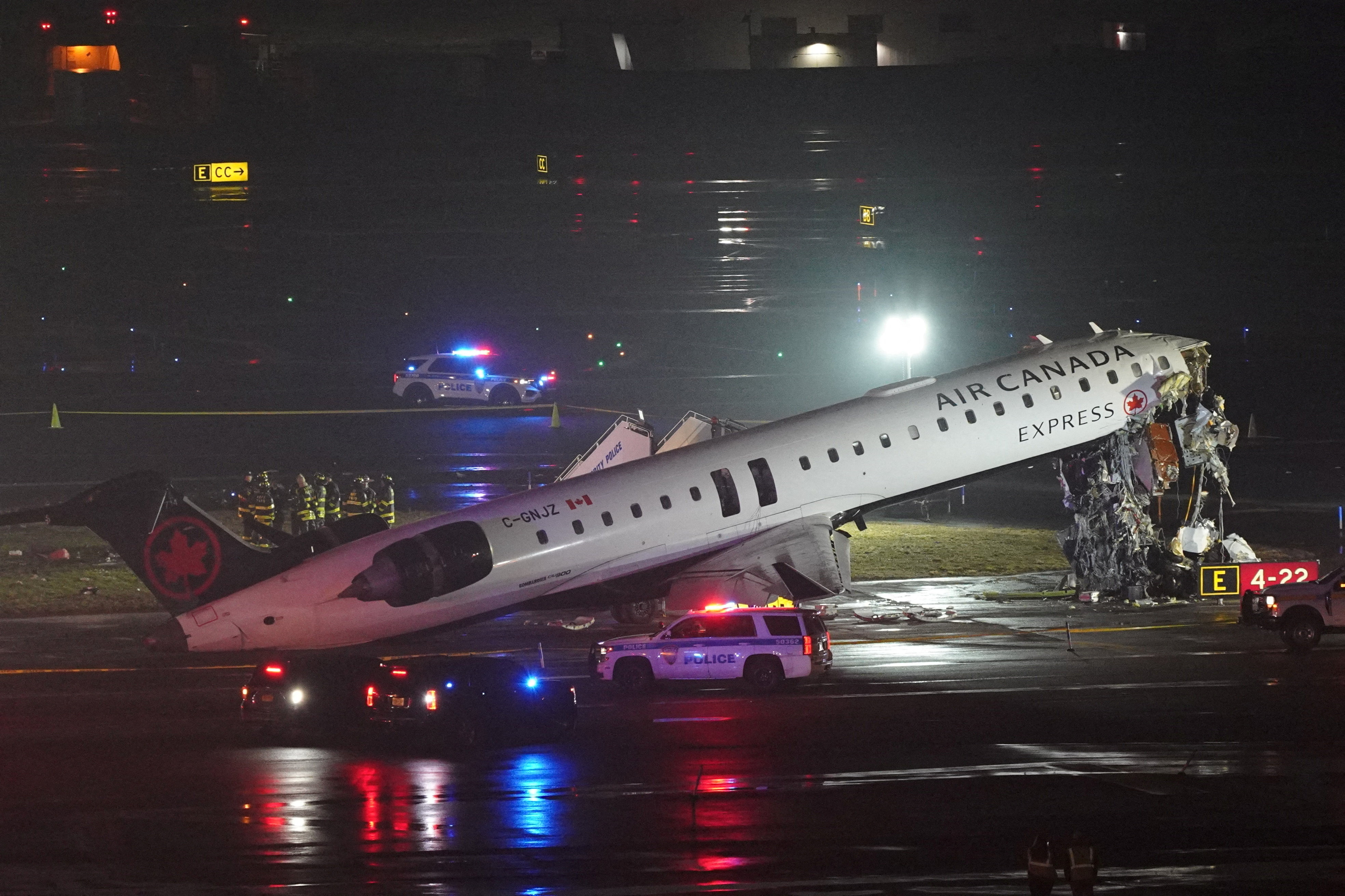 image Pilot, co-pilot killed after passenger jet hits ground fire truck at New York&#8217;s LaGuardia airport
