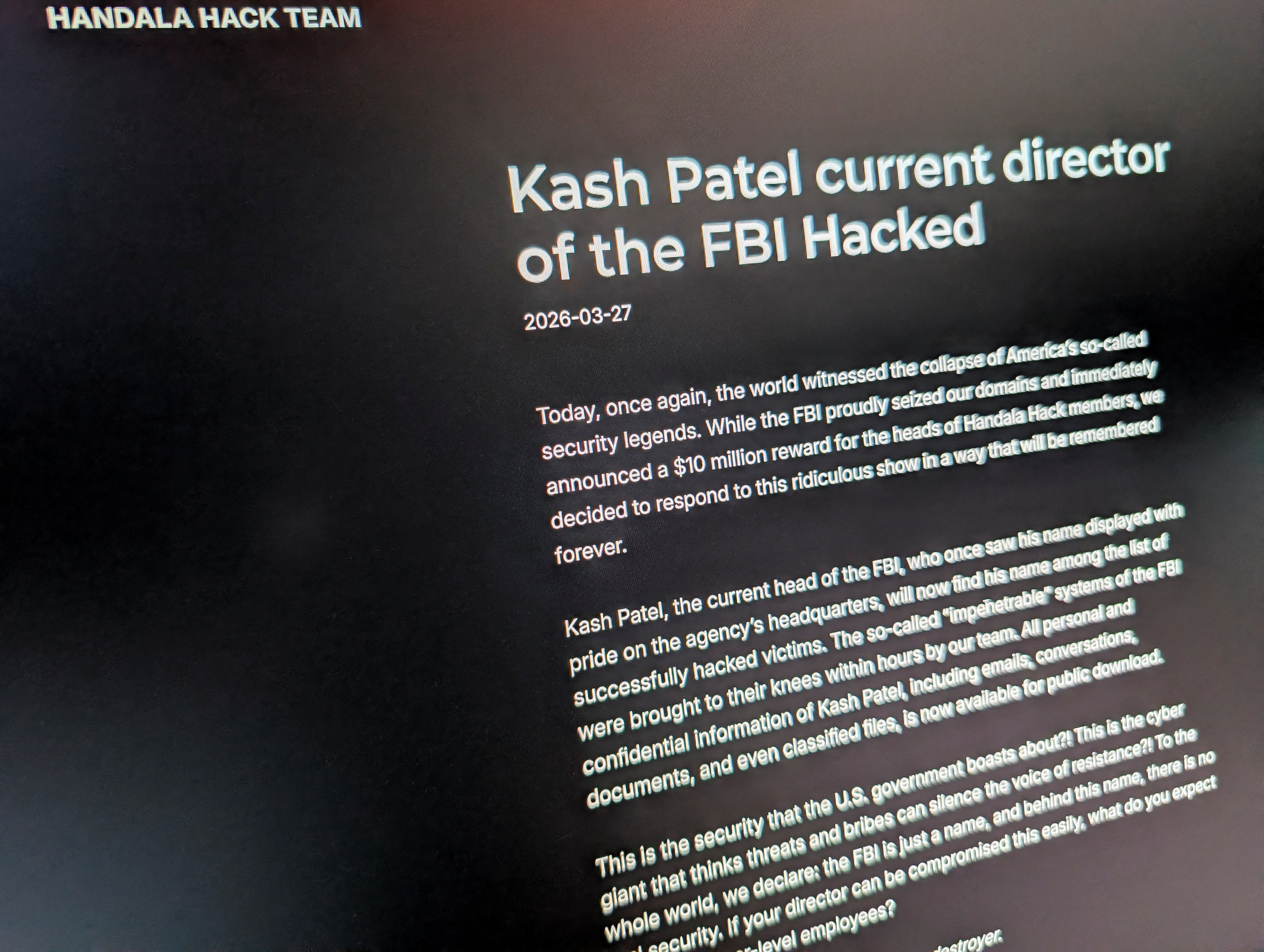 image Iran-linked hackers breach FBI director&#8217;s personal email, publish photos and documents