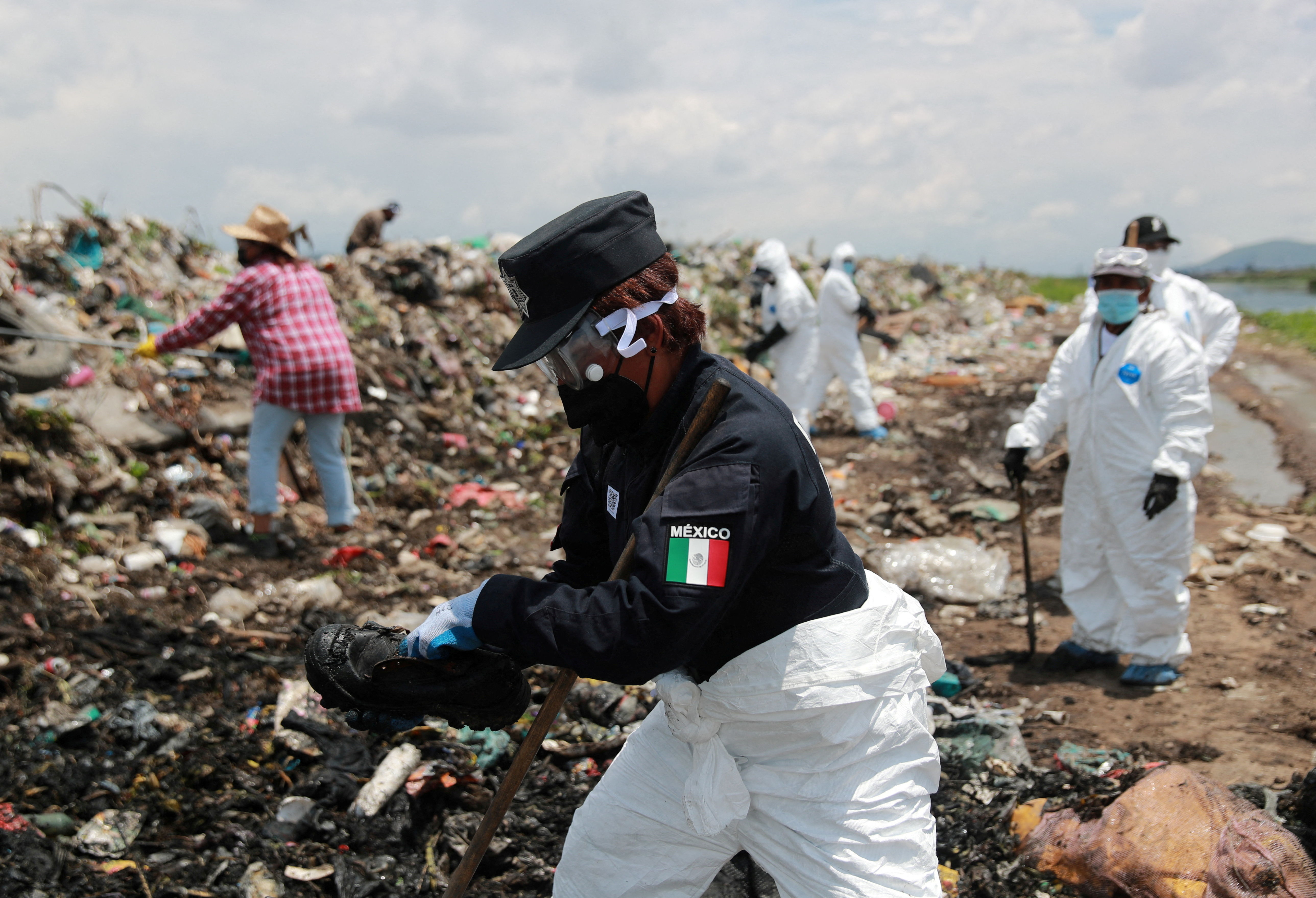 image Mexico says 40,000 of country&#8217;s 130,000 disappeared people may be alive