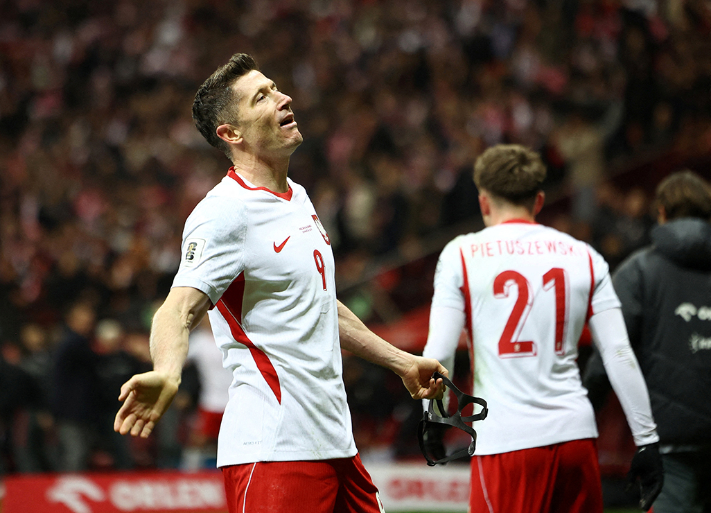 cover Poland seek to end 96-year drought in Sweden in playoff final  