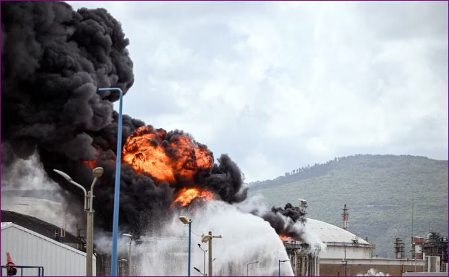 cover Giant oil tanker off Dubai hit by Iranian strike after Trump&#8217;s latest threats