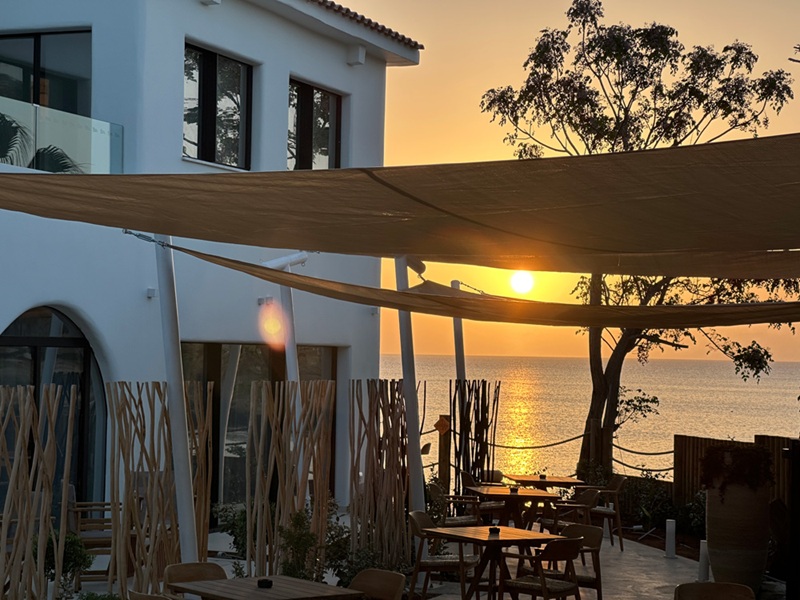 Spend Easter at Sirena Bay Luxury Suites: stay 4 nights, pay for only 3