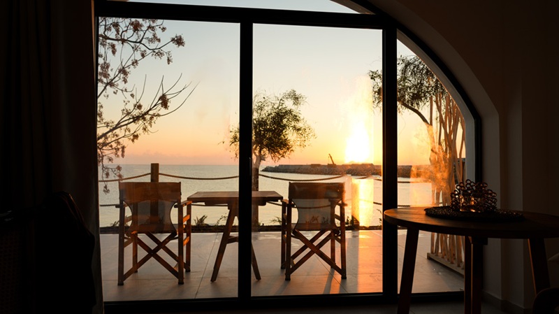 Spend Easter at Sirena Bay Luxury Suites: stay 4 nights, pay for only 3