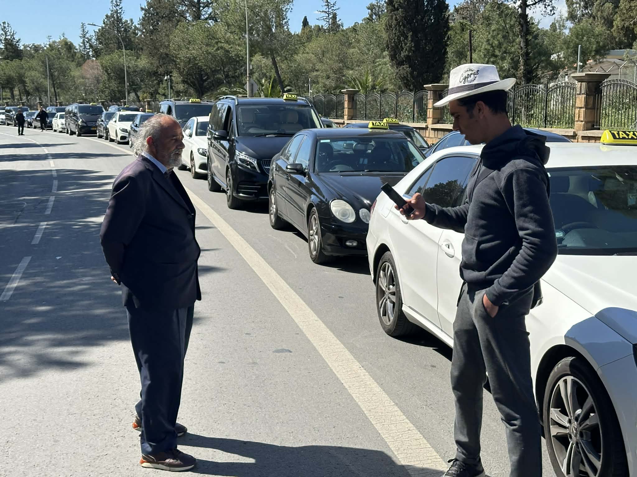 taxi driver, taxi cab, taxi car, taxis, drivers, protest, demonstration, presidential palace