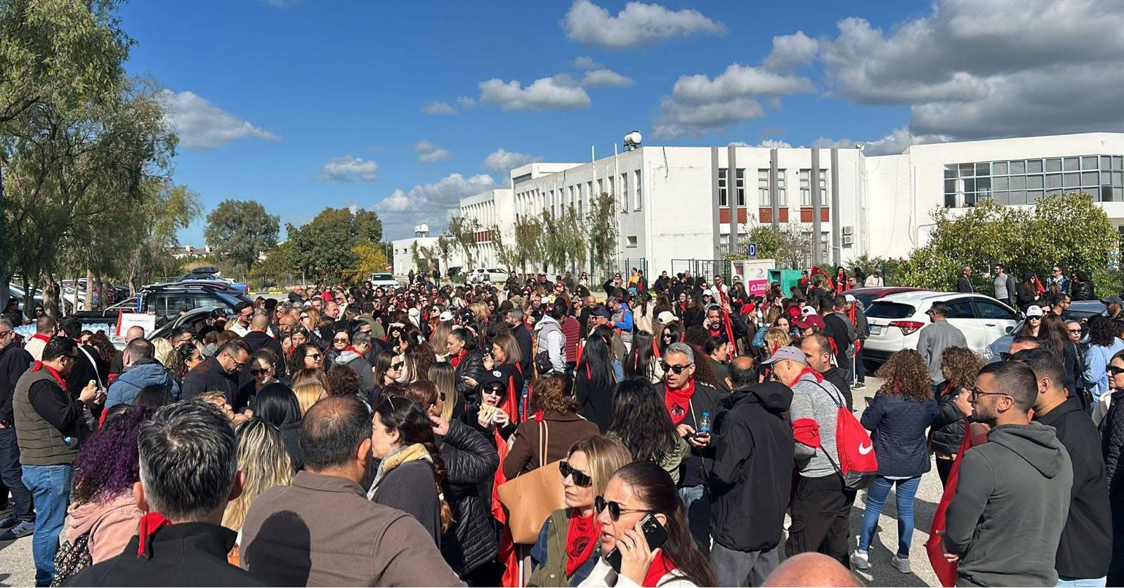 Turkish Cypriots on general strike over north’s cost-of-living allowance plans